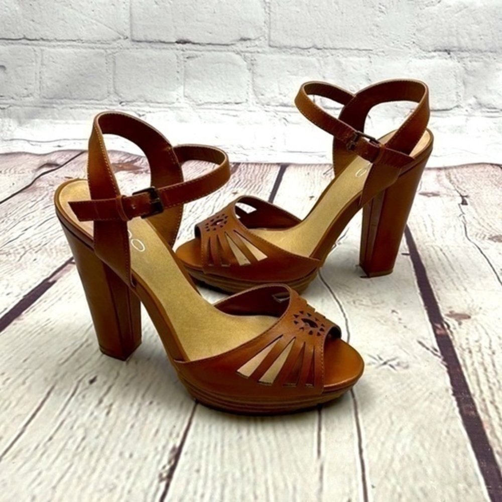 UEC Aldo tan leather Mary Jane style peep toe heels 39